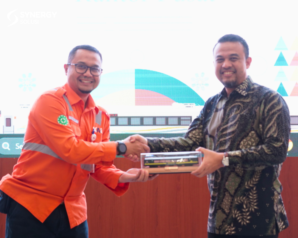 Sigit Winiarto (VP Safety KAI) & Fahmi Munsah Ismail (CEO Synergy Solusi Group)